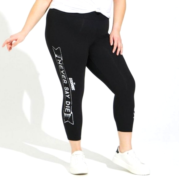 ❤️NWT VINTAGE TORRID LEGGING - GOONIES MOVIE - SKULL CROSSBONES PIRATE PLUS SIZE - Picture 11 of 15